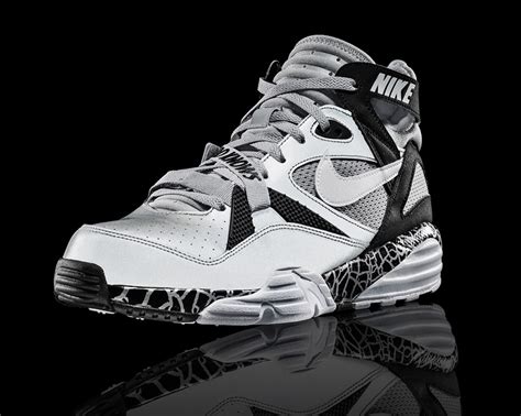 bo jackson nike high away.